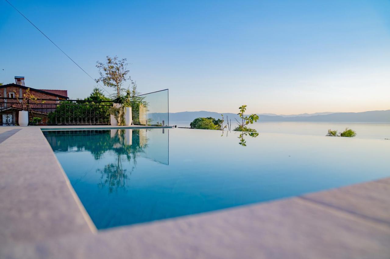 Casa Farmak - 4 Bedroom Lux Apartment With Infinity Pool & Lake View โอครีด ภายนอก รูปภาพ