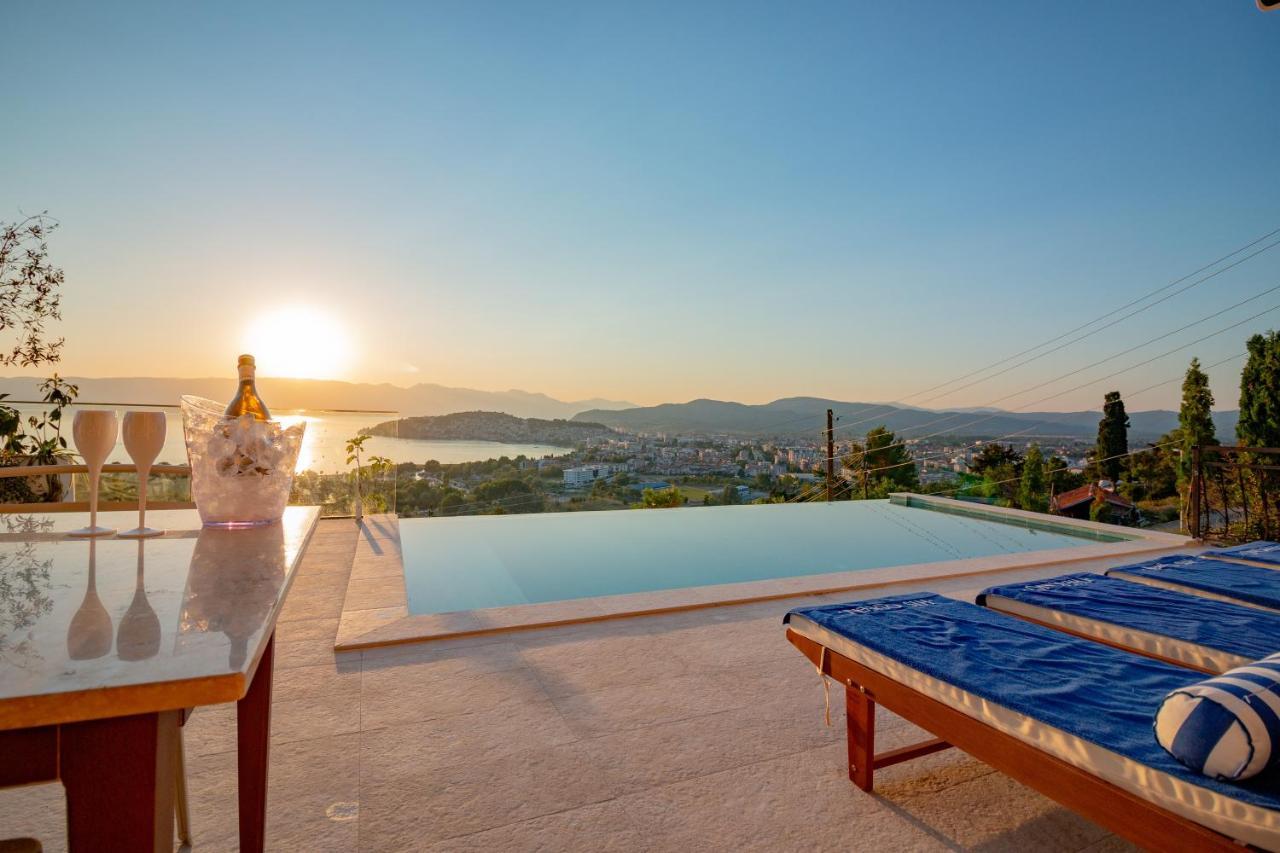 Casa Farmak - 4 Bedroom Lux Apartment With Infinity Pool & Lake View โอครีด ภายนอก รูปภาพ